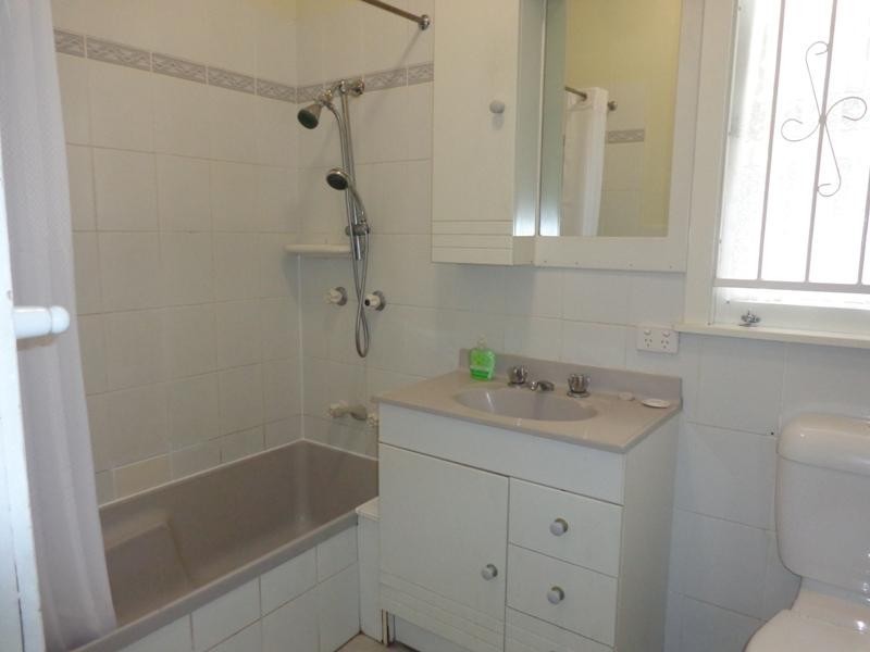 66 Greenmount Avenue, Holland Park QLD 4121