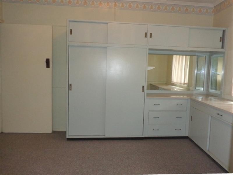 66 Greenmount Avenue, Holland Park QLD 4121