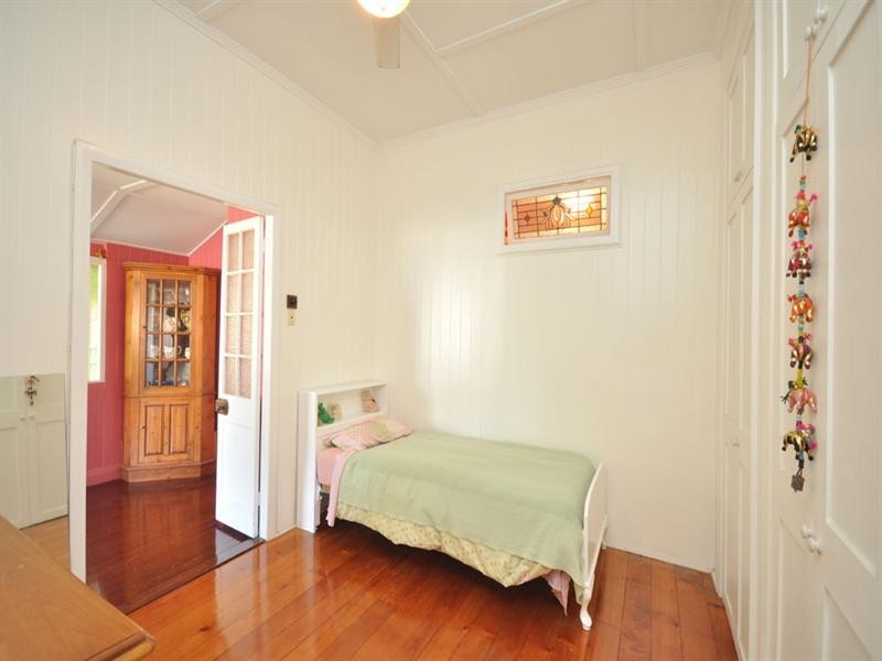 51 Brinawa Street, Camp Hill QLD 4152