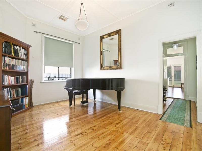 25 Rowell Crescent, West Croydon SA 5008