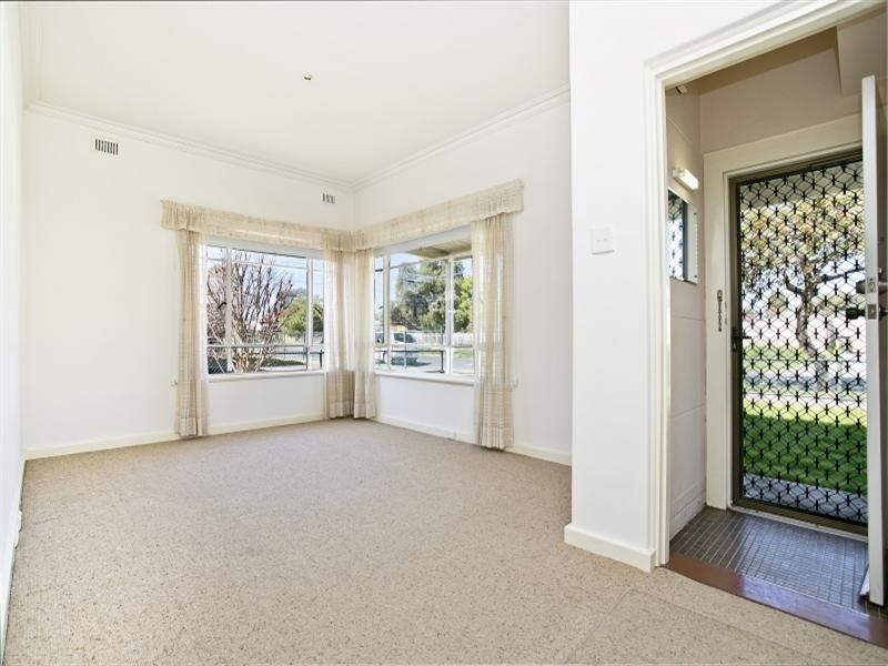 16a Fifth Avenue, Woodville Gardens SA 5012