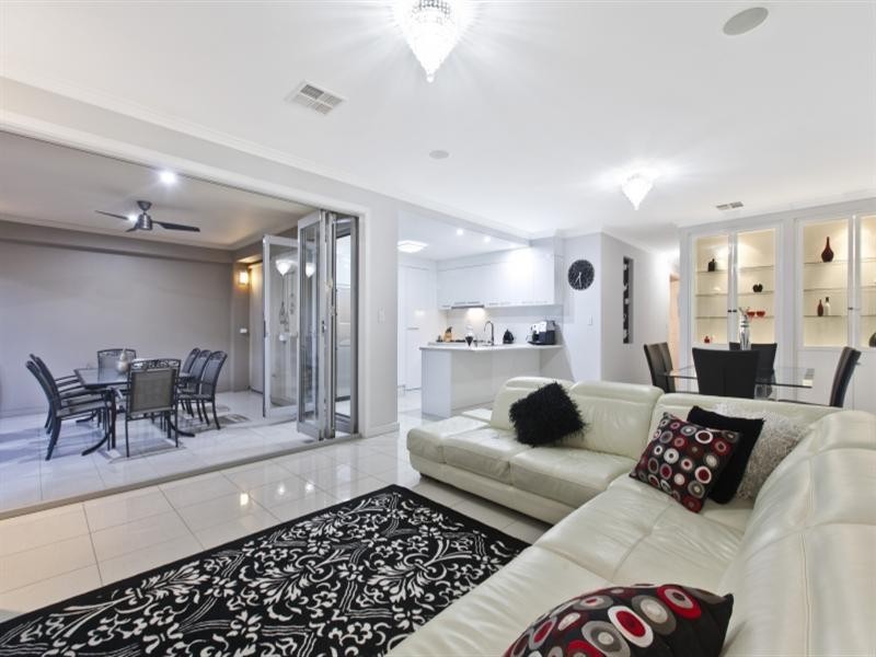 1 Hemmingway Drive, Underdale SA 5032