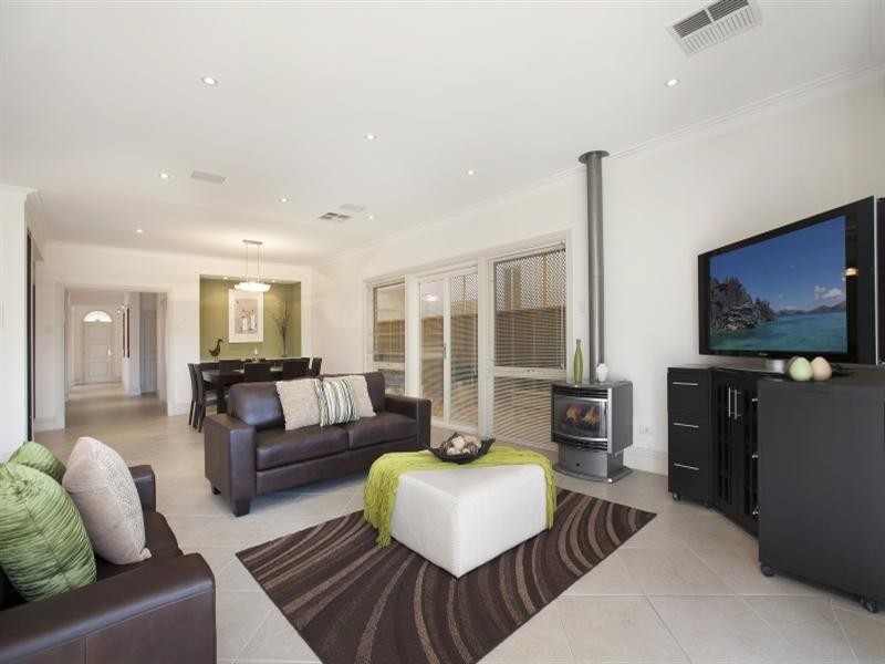 8 Mercurio Drive, Flinders Park SA 5025