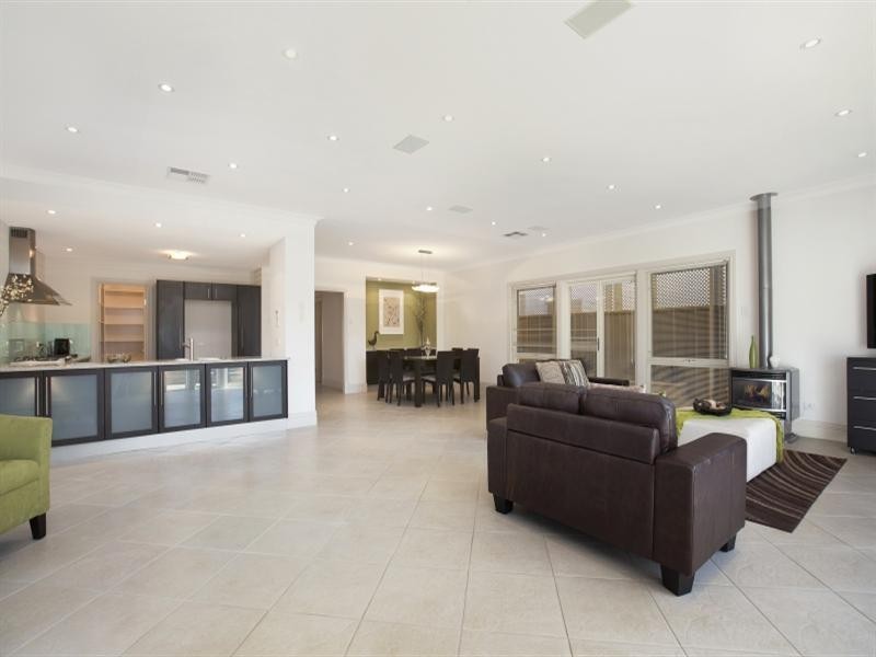 8 Mercurio Drive, Flinders Park SA 5025