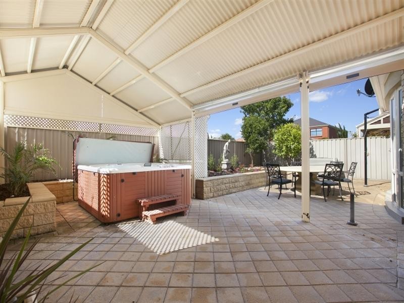 8 Mercurio Drive, Flinders Park SA 5025