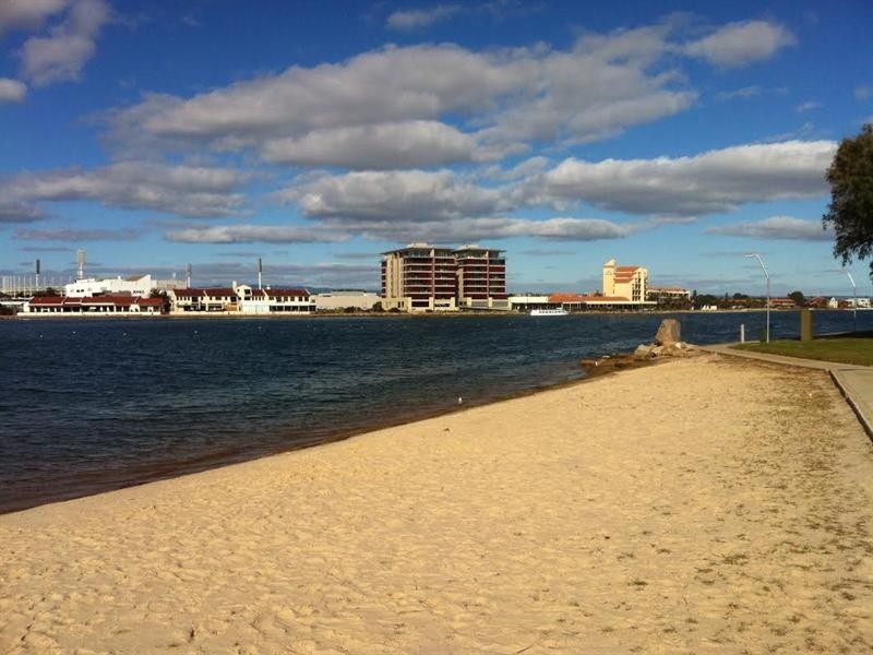 5 Estcourt Road, Tennyson SA 5022