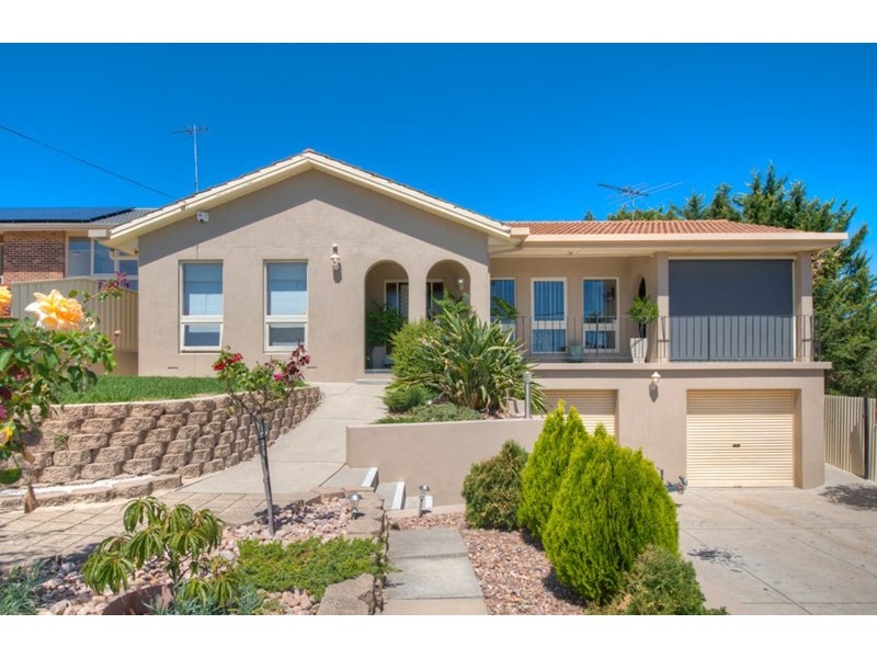 5 Lowanna Road, Seaview Downs SA 5049