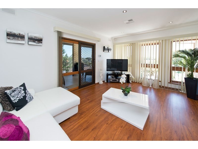 5 Lowanna Road, Seaview Downs SA 5049