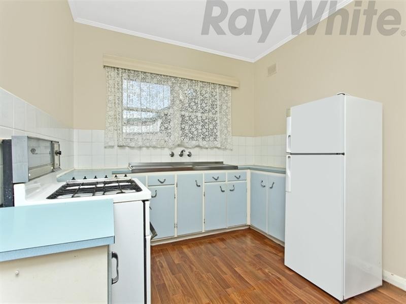 1 Washington Crescent, Findon SA 5023