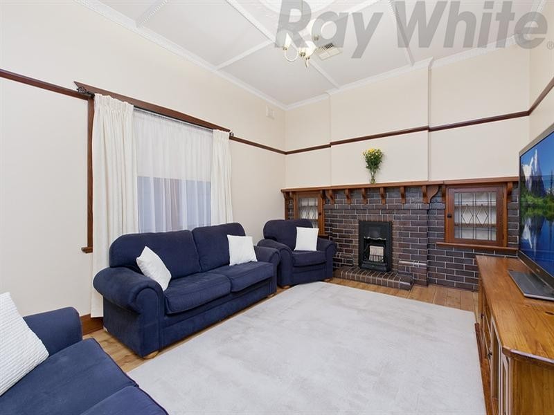 26 Findon Road, Woodville West SA 5011