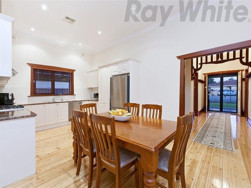 26 Findon Road, Woodville West SA 5011