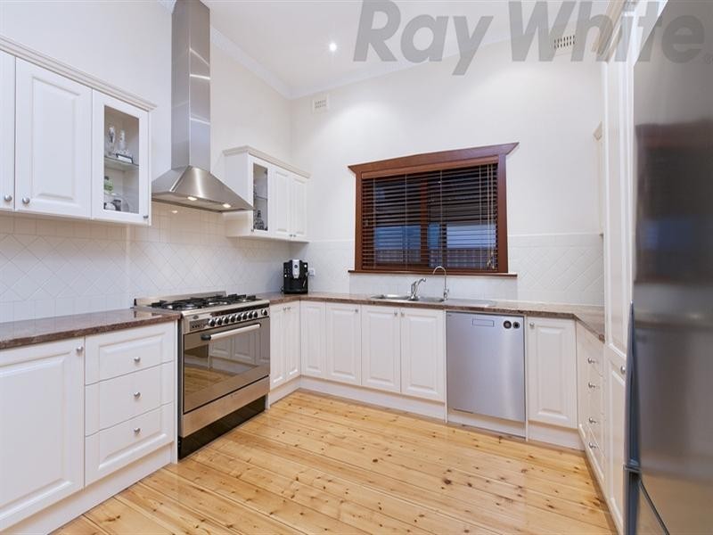 26 Findon Road, Woodville West SA 5011