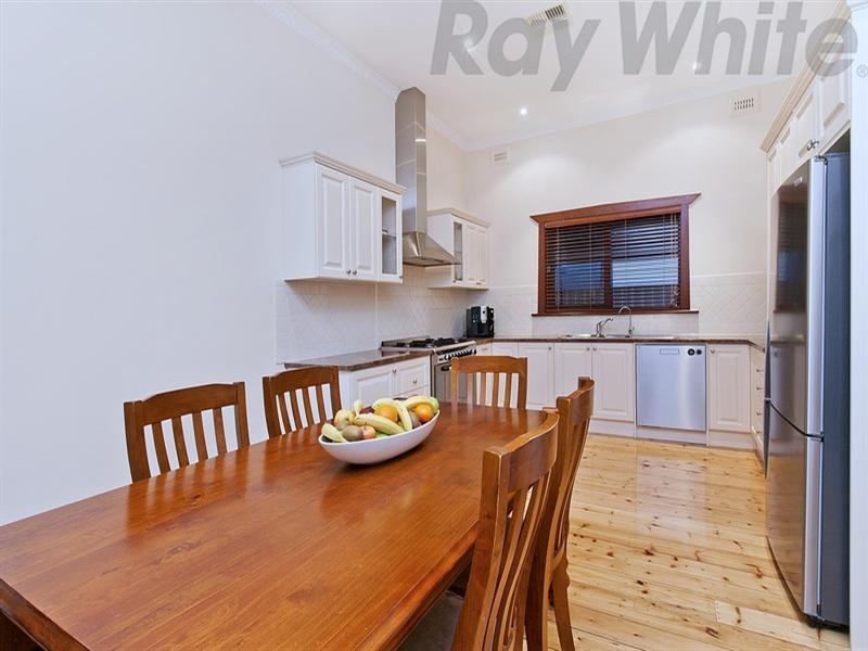 26 Findon Road, Woodville West SA 5011