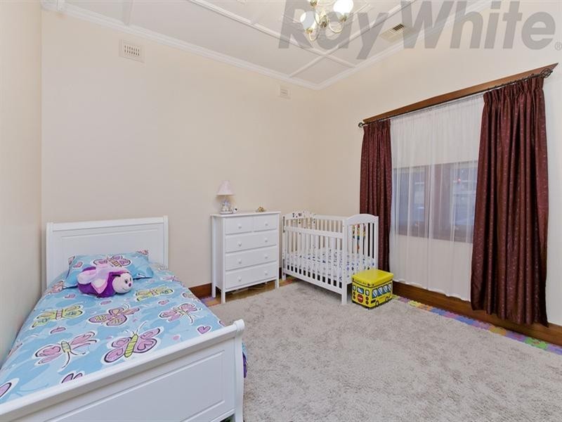 26 Findon Road, Woodville West SA 5011