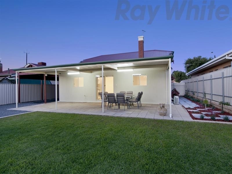 26 Findon Road, Woodville West SA 5011