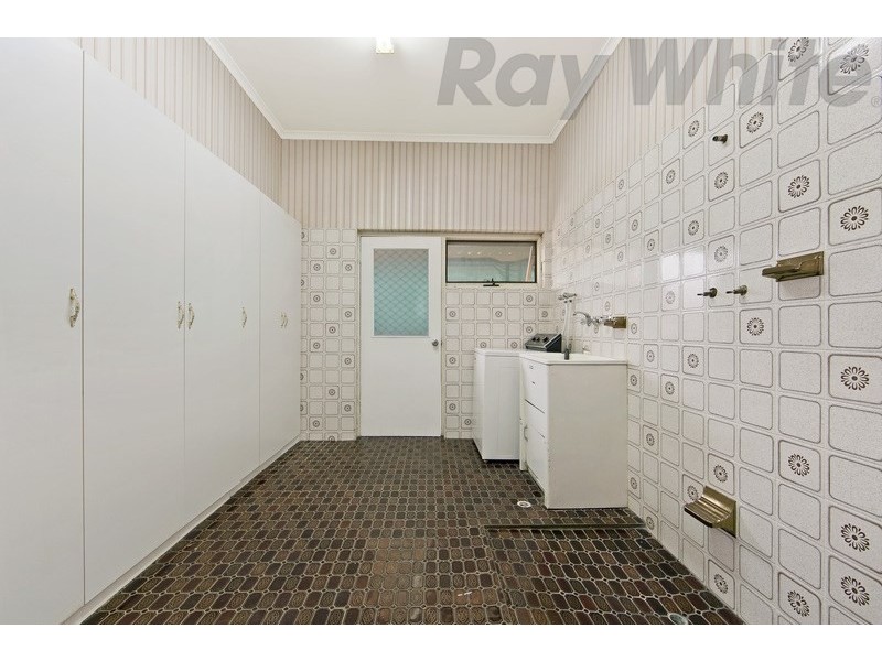 4 Oval Avenue, Woodville South SA 5011