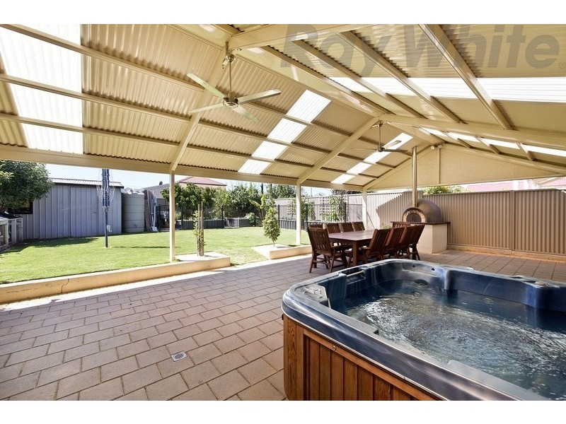 42 Kent Street, Mansfield Park SA 5012