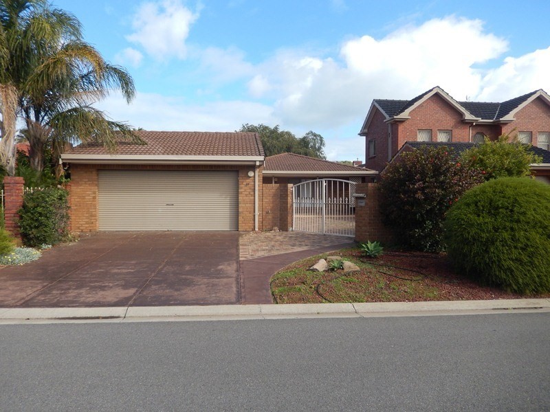 10 McDonald Grove, West Lakes SA 5021