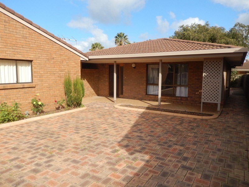 10 McDonald Grove, West Lakes SA 5021