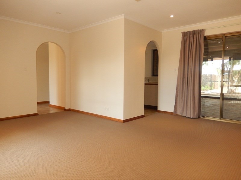 10 McDonald Grove, West Lakes SA 5021