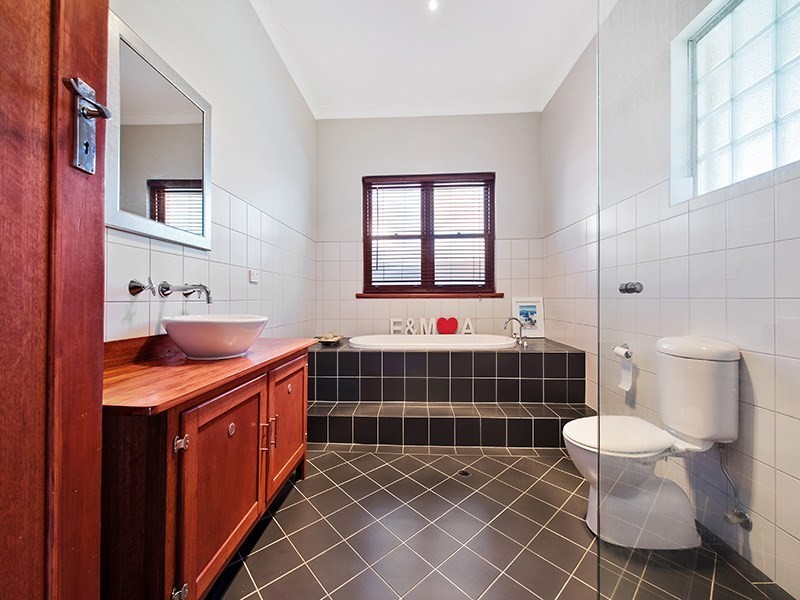 14 Fairweather Avenue, Woodville South SA 5011