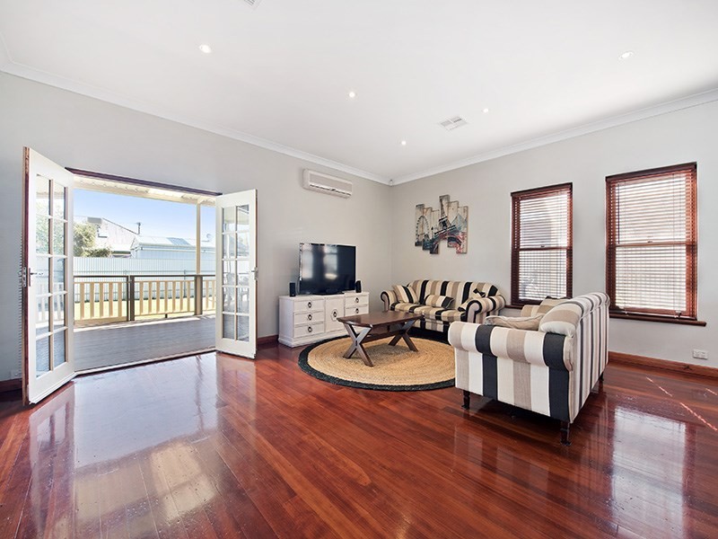 14 Fairweather Avenue, Woodville South SA 5011