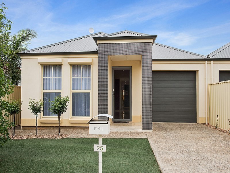 25 Broadford Crescent, Findon SA 5023