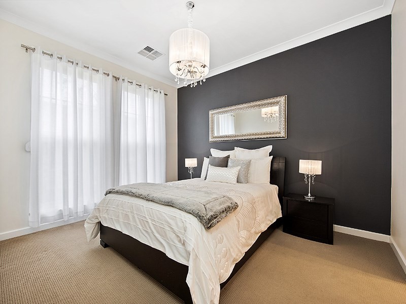 25 Broadford Crescent, Findon SA 5023