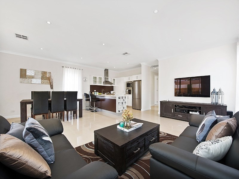 25 Broadford Crescent, Findon SA 5023