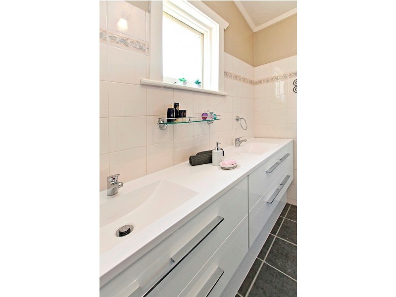 4 Fifth Avenue, Cheltenham SA 5014