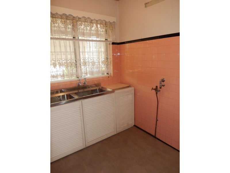 5 Standard Avenue, Croydon Park SA 5008