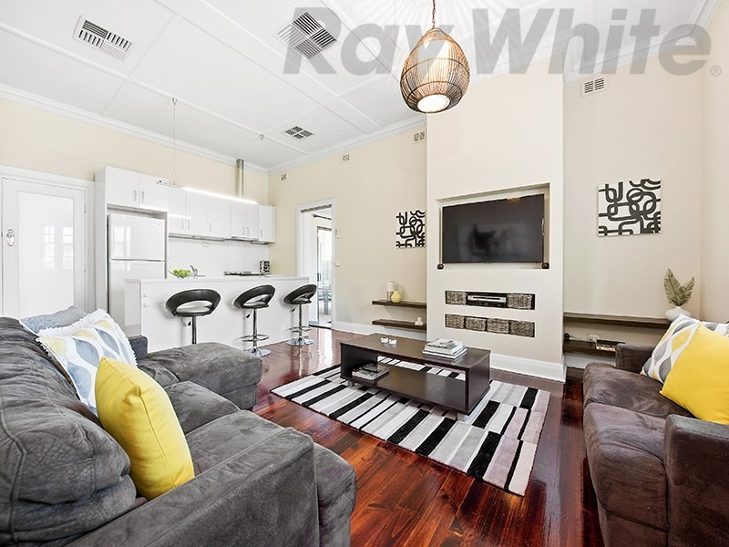 98 Trimmer Parade, Seaton SA 5023