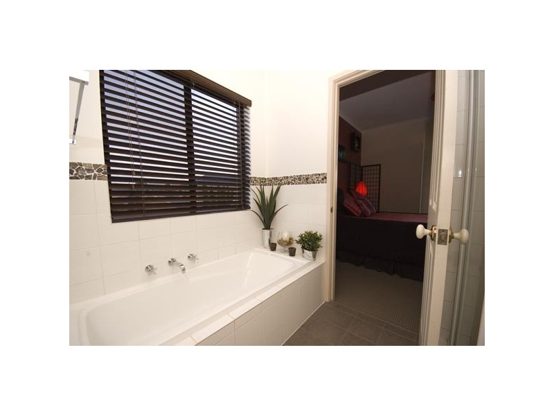 16 Knapman Crescent, Port Adelaide SA 5015