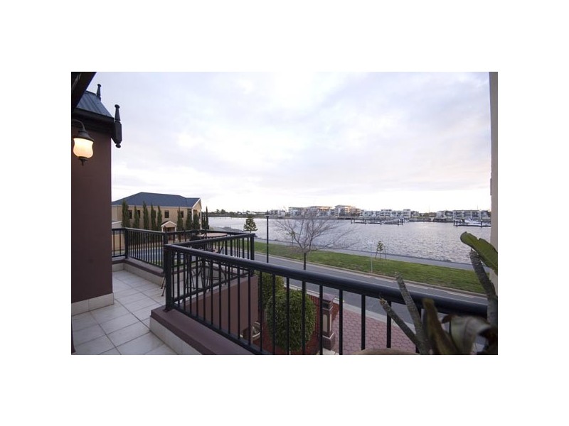 16 Knapman Crescent, Port Adelaide SA 5015