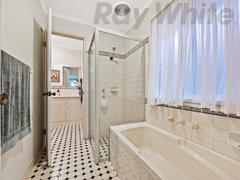 14 St James Place, Oakden SA 5086