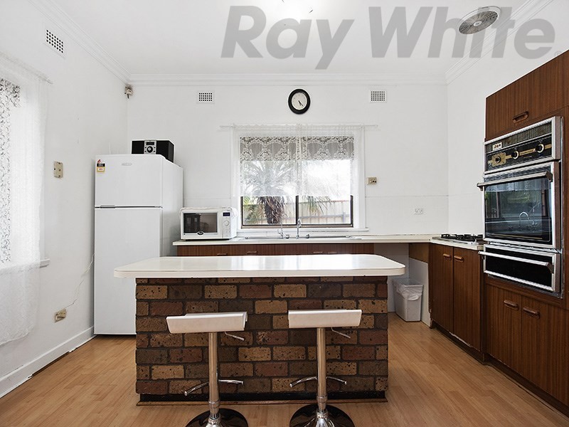 2 Montrose Avenue, Clearview SA 5085