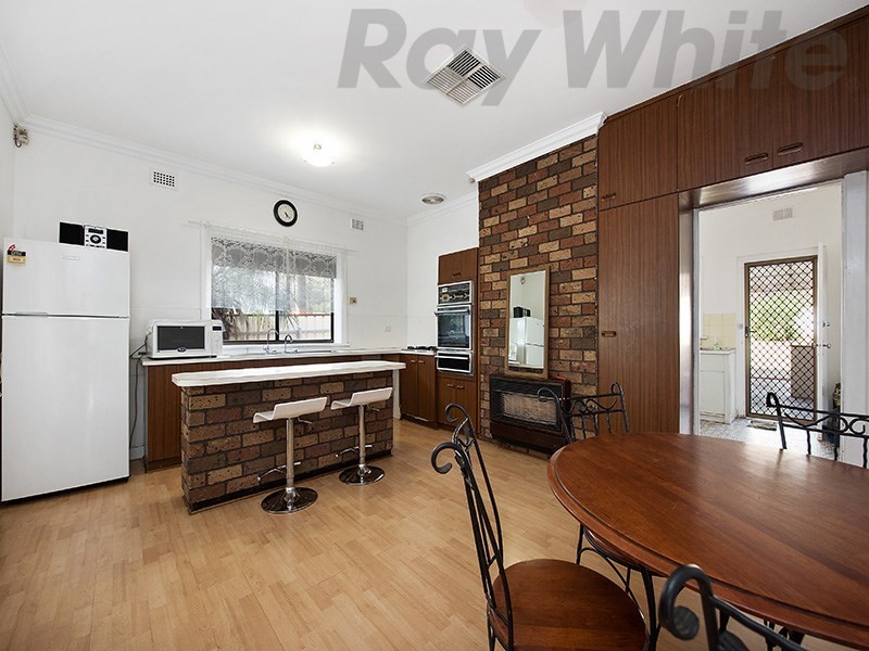 2 Montrose Avenue, Clearview SA 5085