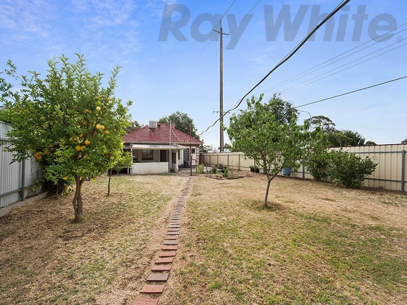 2 Montrose Avenue, Clearview SA 5085