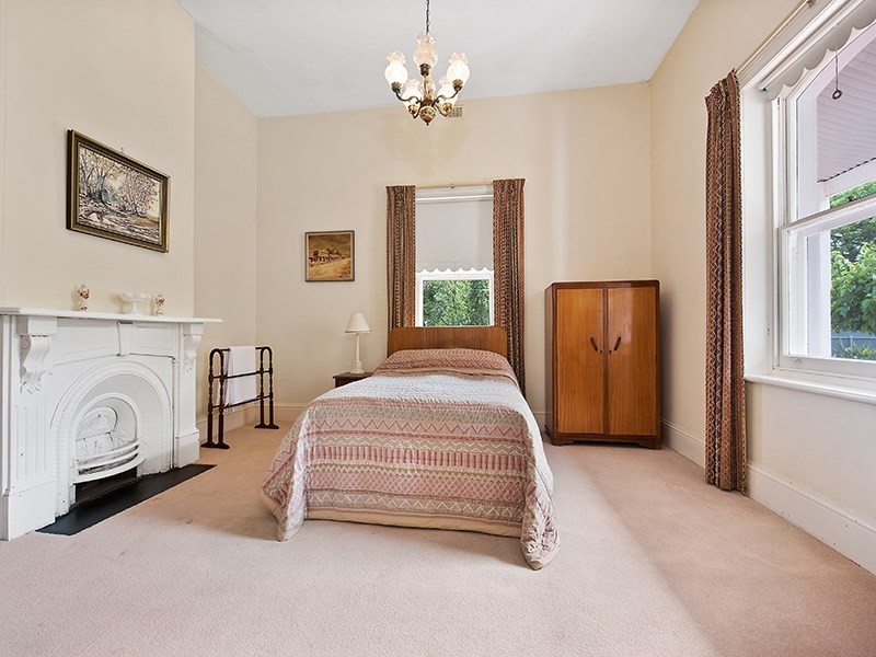 8 The Grove, Woodville SA 5011