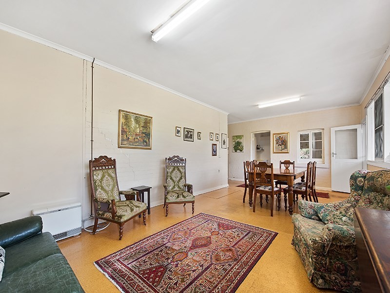 8 The Grove, Woodville SA 5011