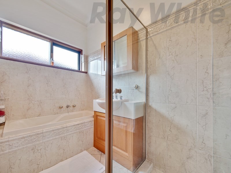 33 Hubbard Street, Beverley SA 5009