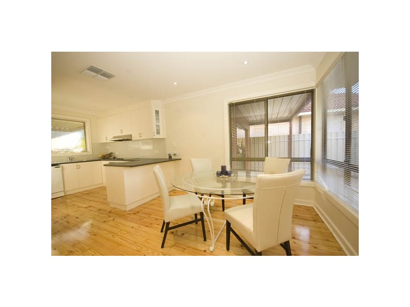 11 Janet Street, Para Vista SA 5093