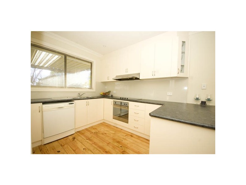 11 Janet Street, Para Vista SA 5093