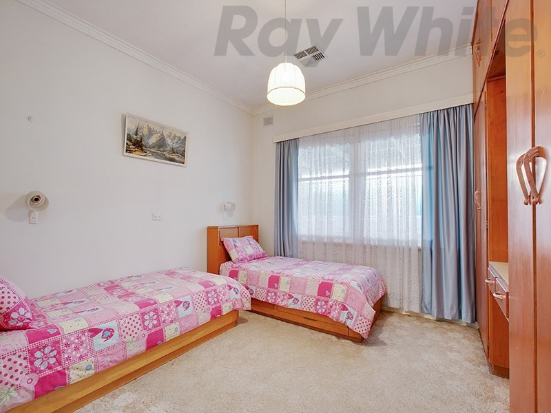 4 Davis Street, Woodville South SA 5011