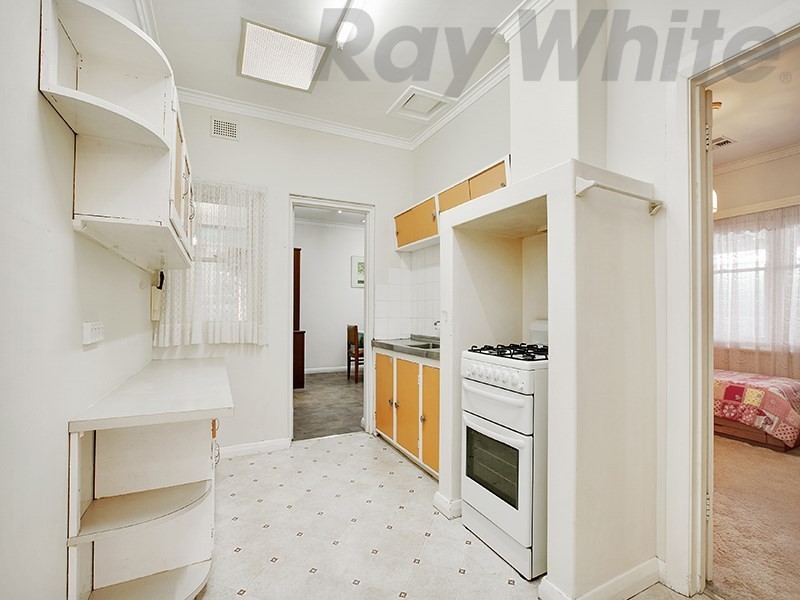 4 Davis Street, Woodville South SA 5011