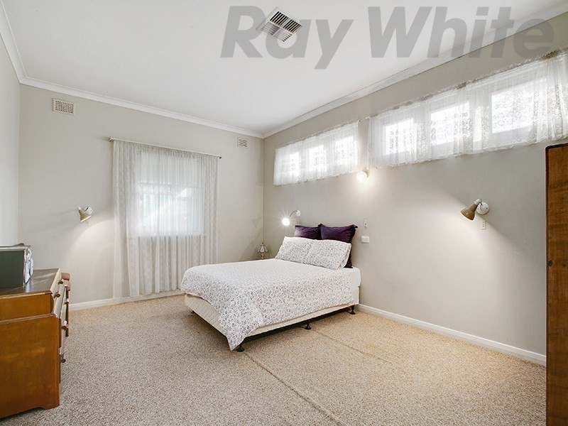 4 Davis Street, Woodville South SA 5011