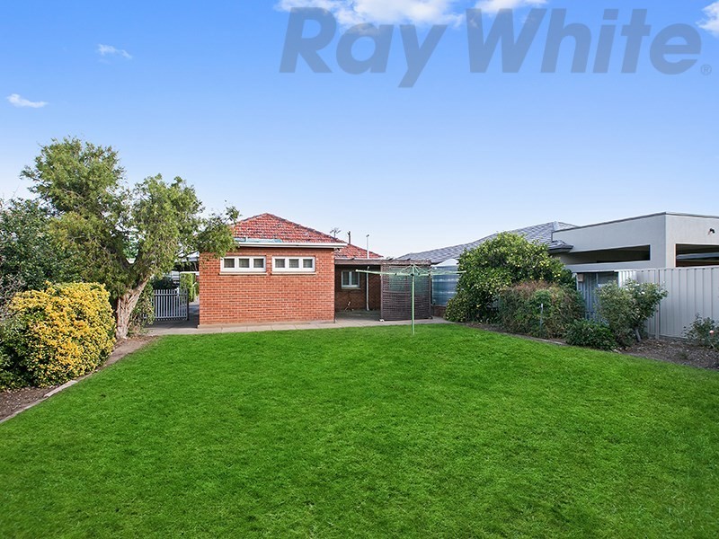 4 Davis Street, Woodville South SA 5011