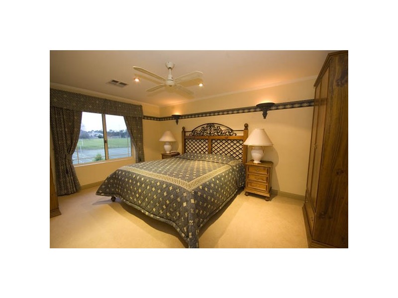 8 Prettejohn Court, Lockleys SA 5032