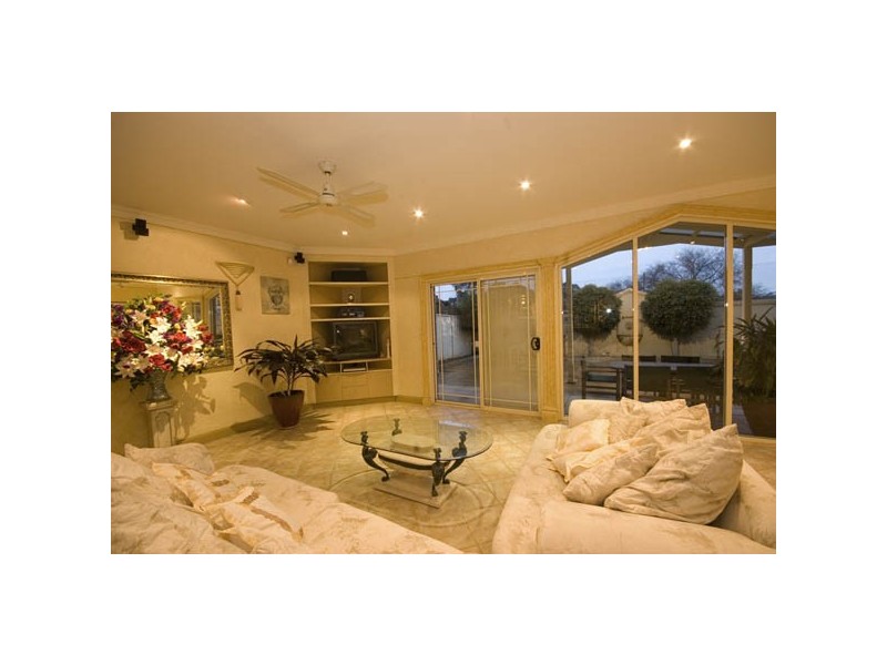 8 Prettejohn Court, Lockleys SA 5032