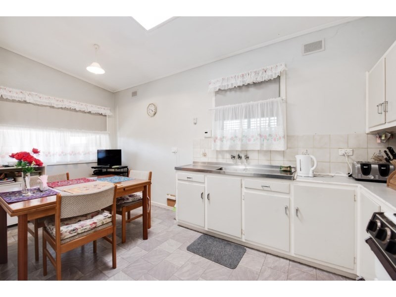 26 Chapman Road, Mansfield Park SA 5012